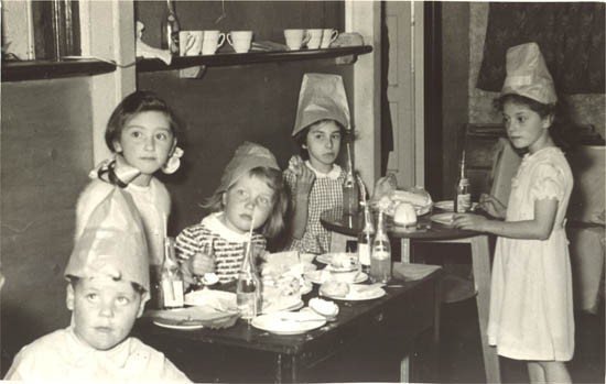 Childrens-Party-Labour-Club-Carol.Crookham-Marion-Moore
