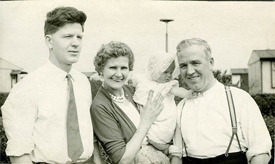 Mr-Mrs-W-Roberts-with-Arnie-93-Whinhurst-Rd