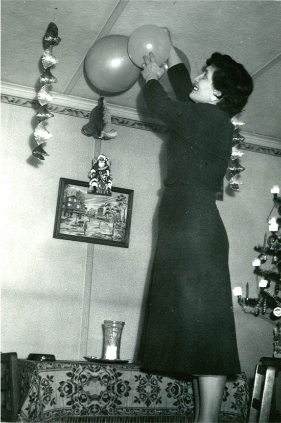 Naomi-Hawks-Christmas-1950s