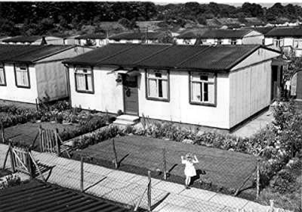 Prefabs_LRO352ENG213141_rg-Lineside-Rd-1953