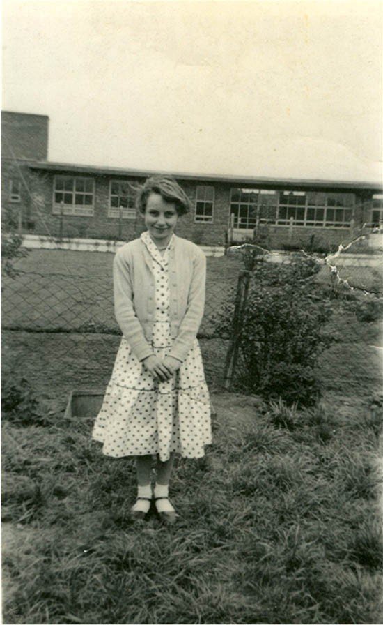 Sandra-wood1957-Joseph-Williams-in-background