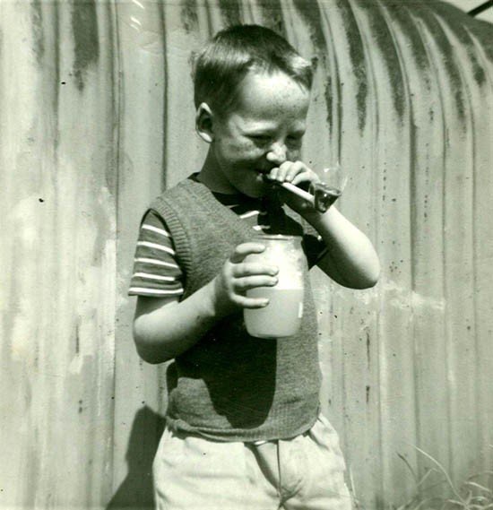 Stephen-Woods-blowing-bubbles-1963