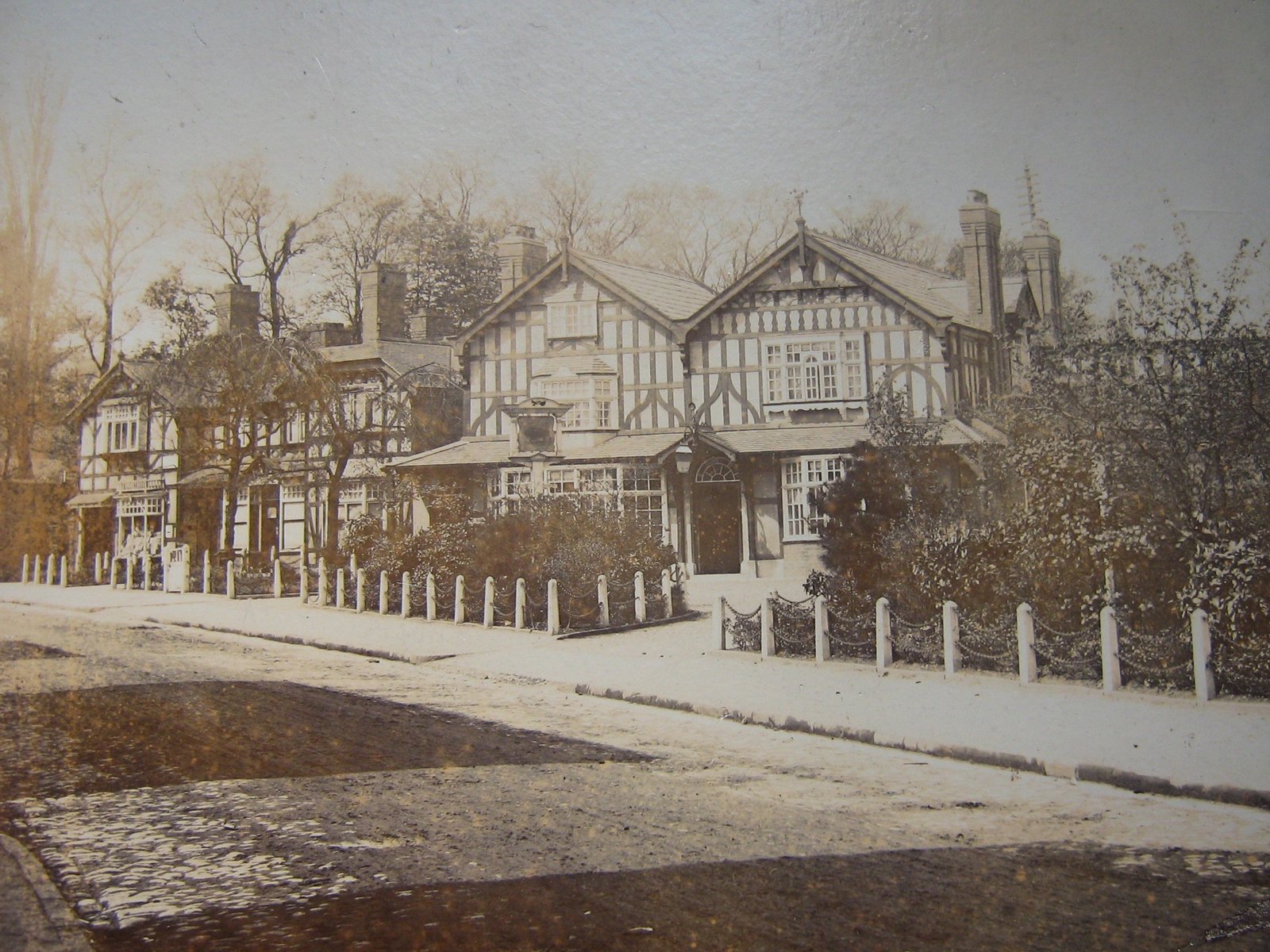 sepia-early-photo-of-BBull