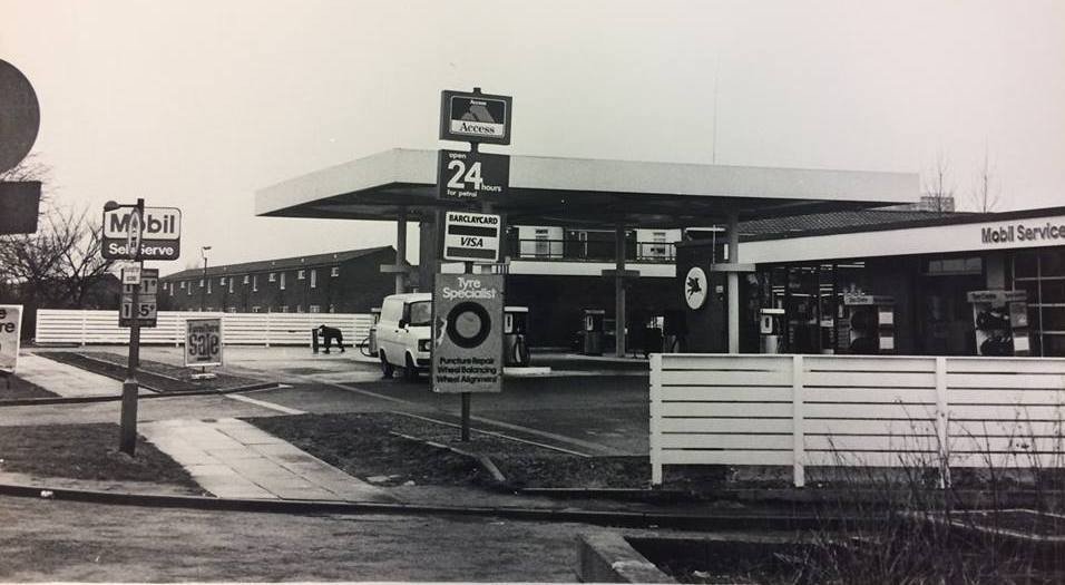 1976-childwall-valley-road-opposite-bridge-inn