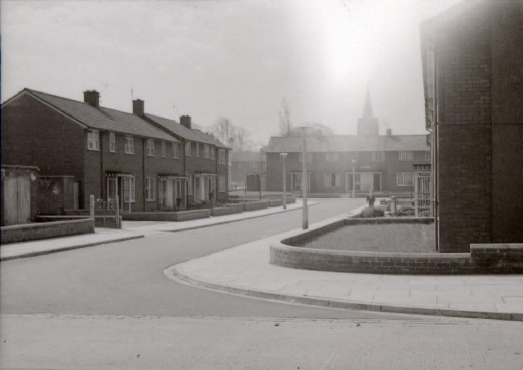 LEEPARK5-Bardon-Close-from-corner-of-Churchfield-Rd