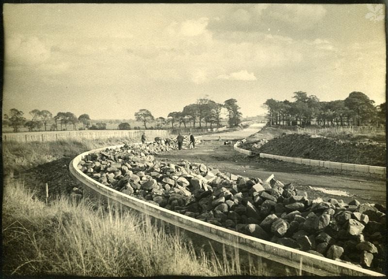 GateacreDrive1931-construction-CORONATION-PUB