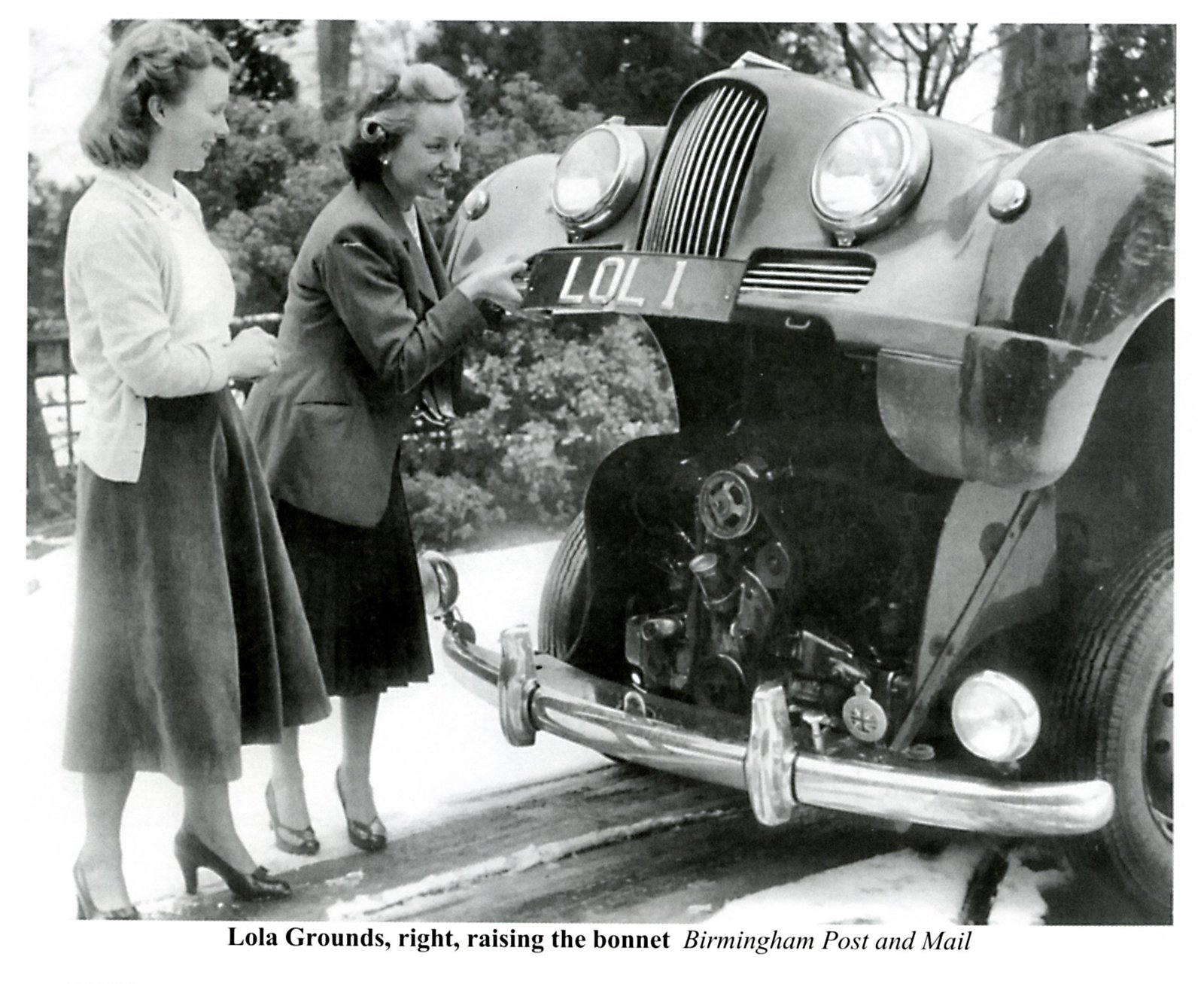 Doreen-Reece-Lola-Grounds-getting-ready-for-Monte-Carlo-Rally-1952-Birmingham-Post-Mail.-Ford-Popular-1952-RAC-Rally
